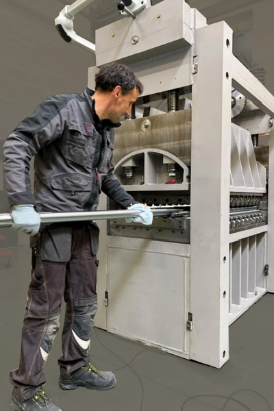 Installation de machine de tôlerie